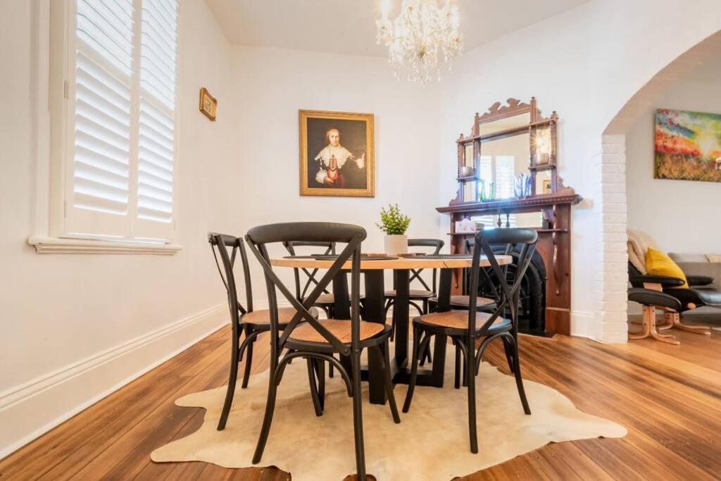 Historic Beauty In The Cbd! Parking And Wifi Apartamento Launceston Exterior foto